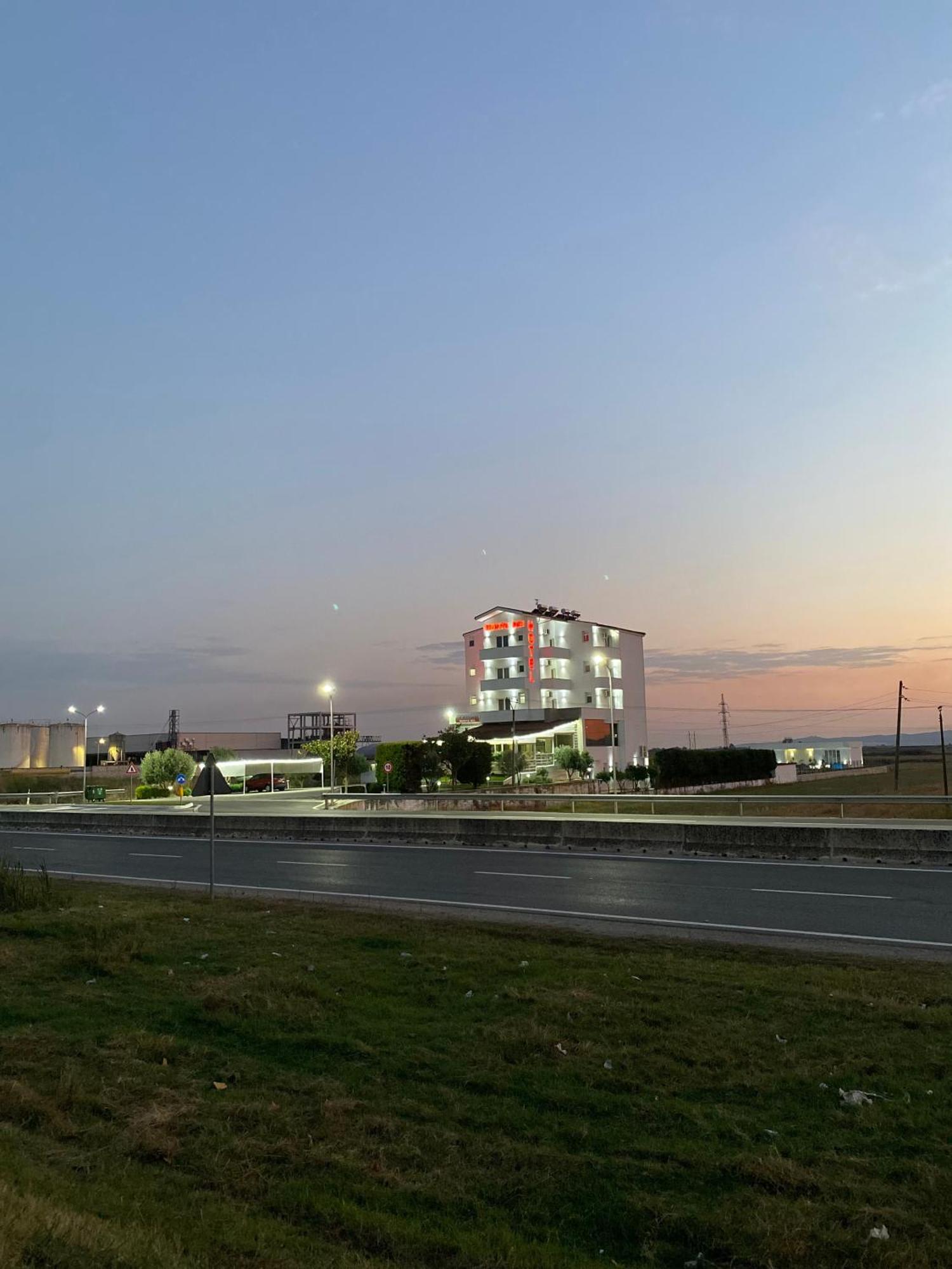 Monte Rei Hotel Lushnjë